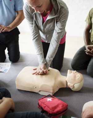 Groupe de personnes participant à une formation SST